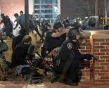 Dva policajca ranjena na protestima u Fergusonu