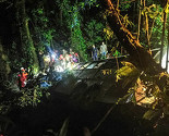 Stravična nesreća: Autobus pun putnika se survao niz liticu, poginulo 50 osoba