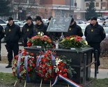 Šesnaest godina bez istine: Položeni vijenci na spomen-obilježju Jozi Leutaru