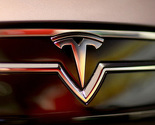 Automobilima Tesla uskoro neće trebati ruke vozača
