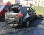 U zeničkom naselju Crkvice izgorio VW Touareg