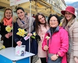 Narcisi za prolaznike uz poruku: Rak dojke je opaka, ali izlječiva bolest