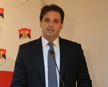 Govedarica: Željka Cvijanović mora prestati glumiti princezu na zrnu graška