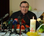 Uskrsna poruka kardinala Puljića: Otvorite srca Božijem miru