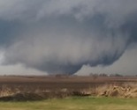 Tornado hara SAD-om, u Illinoisu jedna osoba preminula