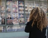 Izložba karikatura na izlogu Pozorišta mladih: Umjetnost i za prolaznike