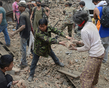 Tragedija u Nepalu: Broj mrtvih u zemljotresu prešao 1.000