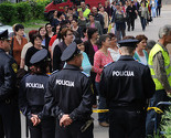 Tuzla: Radnici Aide protestuju ispred Skupštine TK