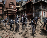 Nepal: Tri osobe pronađene žive ispod ruševina