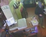 Od radnice u buregdžinici oteo novac i mobitel: Da li prepoznajete razbojnika sa snimka?