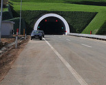 A1: Obustavljen saobraćaj na pravcu Tarčin-Vlakovo, kamion uništio opremu u tunelima
