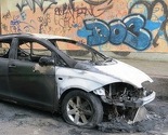 Podmetnuti požar "progutao" tri automobila u tuzlanskom naselju Slatina