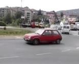 Sarajevo: Ovakvu vožnju u kružnom toku još niste vidjeli