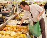 Francuski parlament će prisiliti supermarkete da doniraju hranu koju ne uspiju prodati
