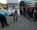 Spektakl u Sarajevu: Strongman Adin Arnaut vukao autobus težak 15 tona