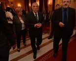 Stjepan Mesić primio pošiljku sa sumnjivim prahom