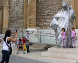 Hodočasnici i turisti preplavili Sarajevo: Dobrodošao papa Franjo!