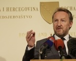 Izetbegović predložio Nikoliću da otkaže posjetu BiH