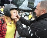 Mladi koji su pobijedili rak uživali u druženju i gradskoj vožnji na motorima