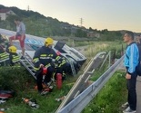 Prevrnuo se autobus u Srbiji: Jedna osoba poginula, 61 povrijeđena