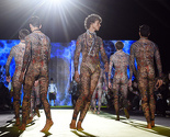 Milan Fashion Week: Golišavi manekeni u kreacijama inspirisanim morem i '90-im godinama