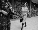 Nikad nas nećete poraziti: Fotografija žene u opsadnom Sarajevu koja je obišla svijet