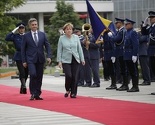 Zvizdić dočekao Angelu Merkel  ispred Parlamenta BiH