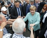 Angelu Merkel u centru Sarajeva grlili i zahvaljivali joj se na njemačkom