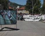 Cvijet Srebrenice i brojevi na grudima: Hiljade Zeničana šetalo za Srebrenicu
