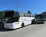 Kolone autobusa napuštaju Memorijalni centar Potočari
