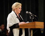 Grabar-Kitarović: Žao mi je zbog napada na Vučića u Srebrenici