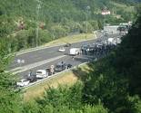 Kilometarska kolona automobila na ulazu u Sarajevo zbog kontrole navijača Lecha