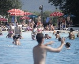 Sarajlije spas od visokih temperatura potražile na bazenima