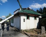 Požar u Halilovićima lokalizovan, velika šteta na objektu