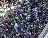 Demonstranti pozivaju Novalića da im se obrati, prijete blokadom grada