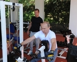 Putin i Medvedev zajedno u teretani: Ko je jači?