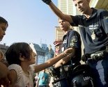 Budimpešta: Izbjeglice sa kartama protestuju ispred željezničke stanice