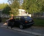 Sarajevo: Lopov uslikan dok je obijao automobil na Breci