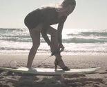Surfanje na štiklama: Pogledajte kako to radi surferica Maud Le Car