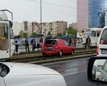 Sarajevo: Vozilo završilo na tramvajskim šinama