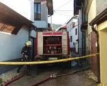 Požar zahvatio tri kuće u sarajevskom naselju Kovači, jedna osoba smrtno stradala