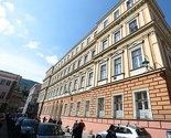 Dojava o postavljenoj bombi u sarajevskoj Prvoj gimnaziji, učenici evakuisani