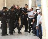 Jerusalem: Izraelska policija ušla u džamiju al-Aqsa, Palestinci ih gađali kamenjem