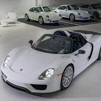 Nevjerovatna kolekcija bijelih Porscheovih modela prodana za gotovo 30 miliona dolara