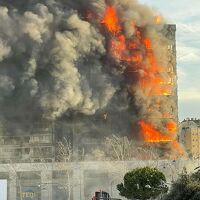 Stravičan požar u Valenciji: Vatrena stihija zahvatila zgradu od 14 spratova
