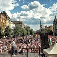 Orban je dobio novi prst u oko: Njegov najveći protivnik okupio je desetine hiljada ljudi u Debrecenu
