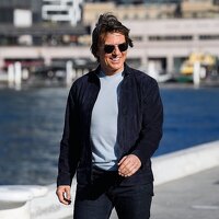 Tom Cruise snimljen bez majice na odmoru, stručnjaci sumnjaju da je imao operativni zahvat