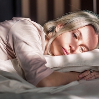 Položaj spavanja može uzrokovati bore na licu: Ovako će vaša koža ostati mlada