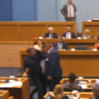 Vukanović "upao" na sjednicu NSRS i dobacio "Sarajevo, ljubavi moja", Stevandić ga izbacio