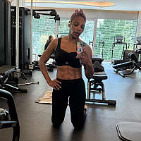 Serena Williams nikad nije bolje izgledala: Pokazala zategnutu figuru i isklesane trbušnjake